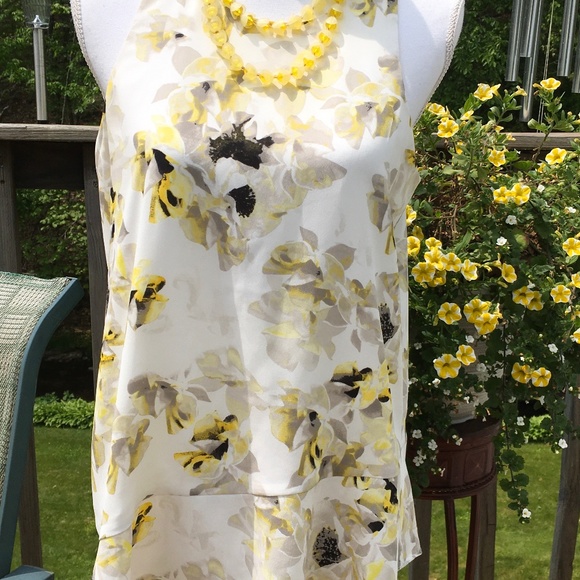 DKNYC size S sleeveless floral asymmetrical top in yellow and black on ivory - Picture 2 of 8